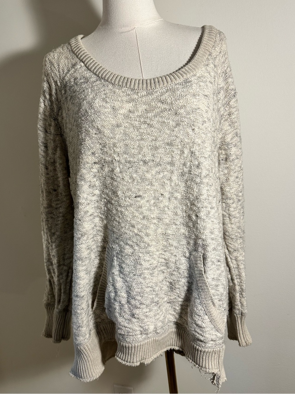 Free People Oversized Slouchy Scoop Back Distressed Knit Sweater XS - Picture 4 of 10